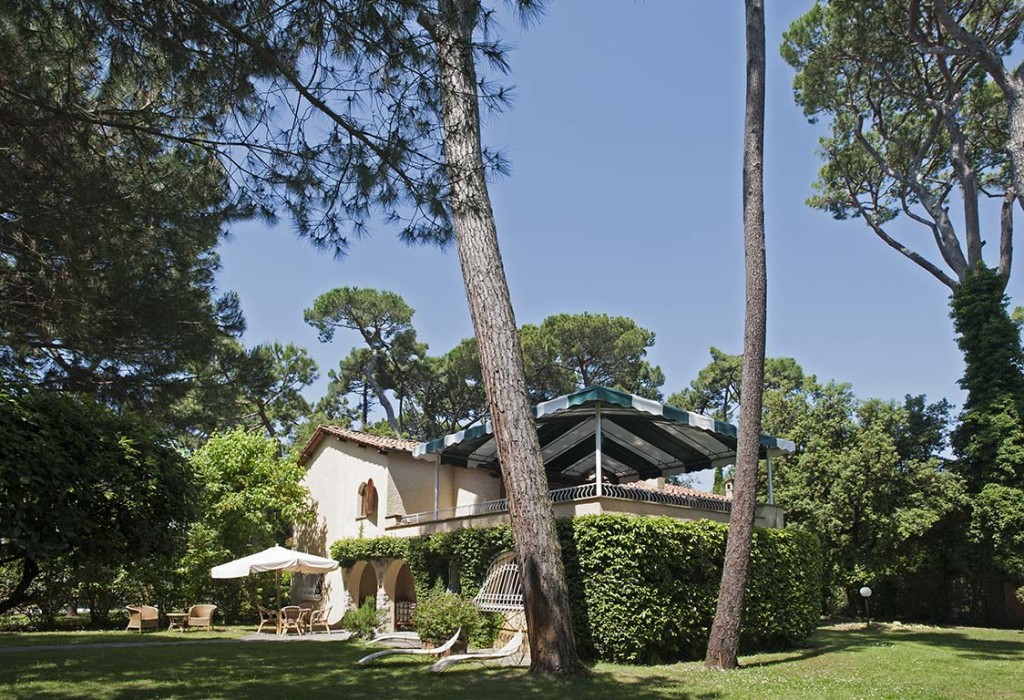 augustus hotel forte dei marmi garden