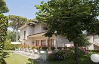 augustus hotel forte dei marmi outdoor
