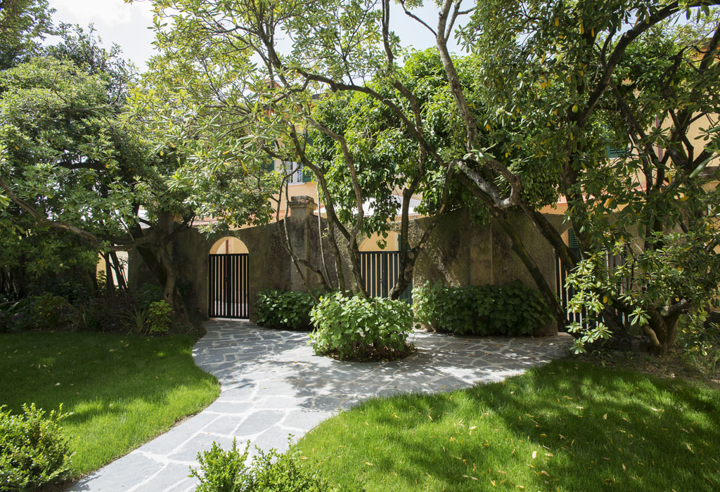 augustus hotel forte dei marmi garden