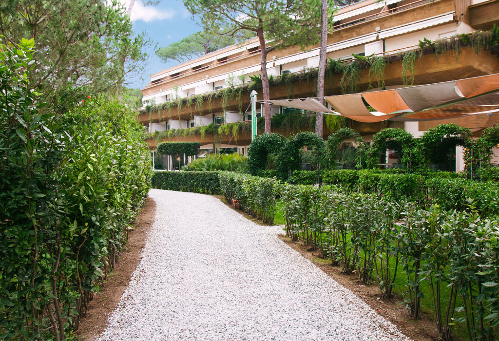 augustus hotel forte dei marmi outdoor