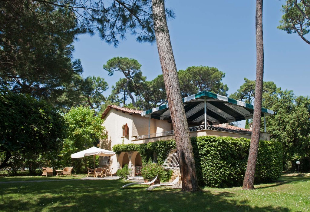 augustus hotel forte dei marmi garden